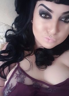 Karina - escort in Dubai Photo 5 of 10