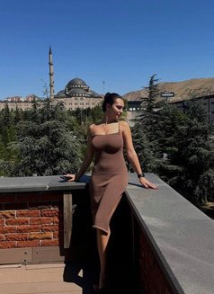 Karina - escort in İstanbul Photo 6 of 11