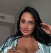 Karina Domination service - puta in Dubai Photo 7 of 12