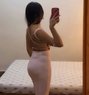 Karina - puta in Hyderabad Photo 1 of 2