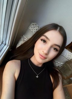 Karina Escort Service - puta in Riyadh Photo 2 of 7