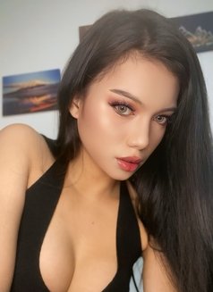 KARINA (meet & selling content) - Transsexual escort in Manila Photo 8 of 11