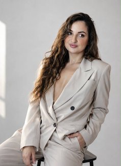 Karina - masseuse in Dubai Photo 2 of 11