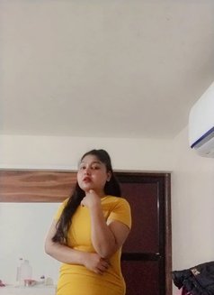 Karina - escort in New Delhi Photo 2 of 4