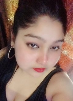 Karina - escort in New Delhi Photo 3 of 4