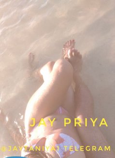 Karina - puta in Ahmedabad Photo 7 of 20