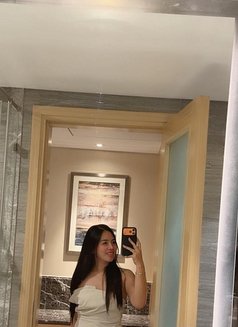 Karina - puta in Mumbai Photo 3 of 7