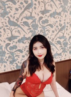 Karina Lee - escort in Singapore Photo 8 of 9