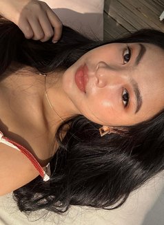 Karina VISIT - escort in Bali Photo 2 of 5