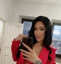 Karina - escort in Beirut Photo 1 of 9