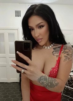 Karina - escort in Beirut Photo 2 of 9