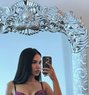Karina - puta in Doha Photo 1 of 8