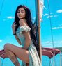 Karina - escort in Dubai Photo 1 of 10