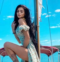 Karina - escort in Dubai Photo 1 of 10
