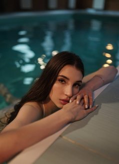 Karina - escort in Dubai Photo 2 of 14