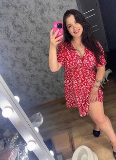 Karina - escort in Dubai Photo 6 of 14