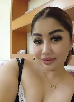 Karina - escort in Riyadh Photo 5 of 6