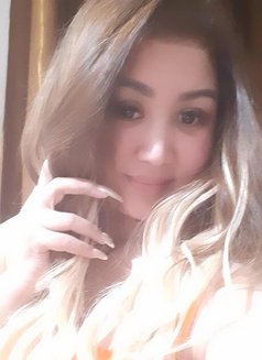 Karina - escort in Riyadh Photo 1 of 6