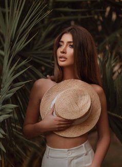 KARINA SQUIRT - puta in Dubai Photo 20 of 22