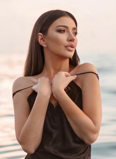 Karina Squirt - escort in Dubai Photo 9 of 14