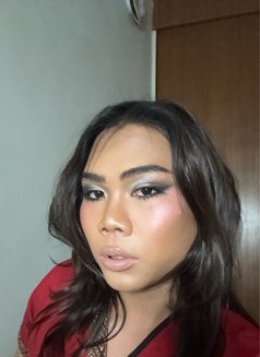 Karina - masseuse in Bangkok Photo 1 of 13