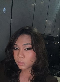 Karina - masseuse in Bangkok Photo 2 of 13