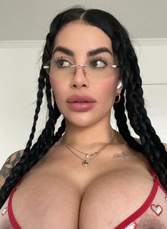 Karina - escort in Doha Photo 2 of 11