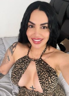 Karina - puta in Doha Photo 5 of 9