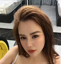Karina - puta in Dubai Photo 1 of 6