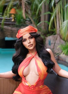 Karinaaa - Acompañantes transexual in Makati City Photo 9 of 16