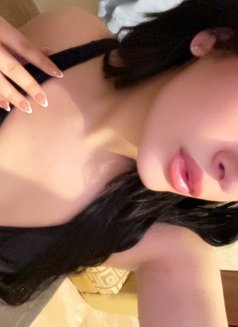 Karis - Male escort in Amman Photo 4 of 10