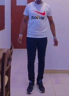 Karis Karis - Acompañantes masculino in Doha Photo 3 of 3