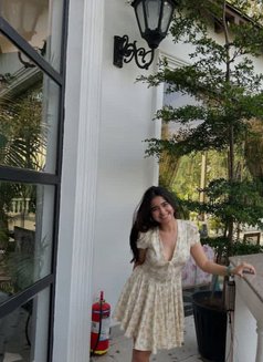 Karishma - puta in Visakhapatnam Photo 2 of 3