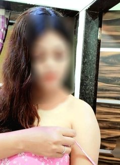 Karishma - escort in Bangalore Photo 4 of 5