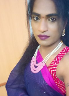 Karishma - Acompañantes transexual in Bangalore Photo 1 of 2
