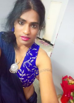 Karishma - Acompañantes transexual in Bangalore Photo 2 of 2