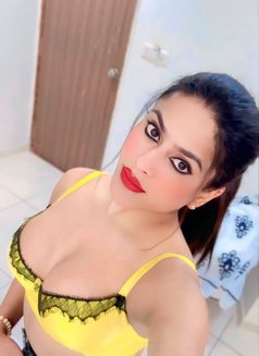 Karishma - Transsexual escort in New Delhi Photo 18 of 20