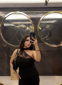 Karisma - puta in Dubai Photo 1 of 7