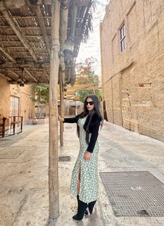 Karisma - puta in Dubai Photo 7 of 7