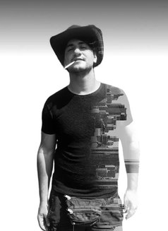 Karl 999 - masseuse in Beirut Photo 3 of 6