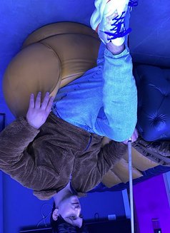 Karl 999 - masseuse in Beirut Photo 5 of 6