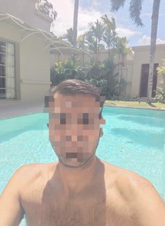 Karl69 - Male escort in Phuket Photo 2 of 3
