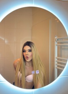 Karla Active Monster Cock - Transsexual escort in Dubai Photo 8 of 13