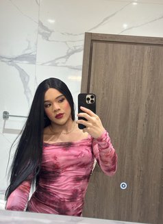 Karla Active Monster Cock - Transsexual escort in Dubai Photo 9 of 13