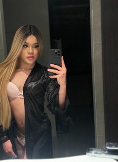 Karla Active Monster Cock - Transsexual escort in Dubai Photo 13 of 13