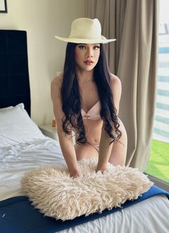 Karla Active Monster Cock - Acompañantes transexual in Dubai Photo 1 of 10