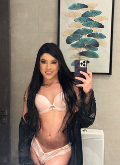 Karla Active Monster Cock - Transsexual escort in Dubai Photo 10 of 11