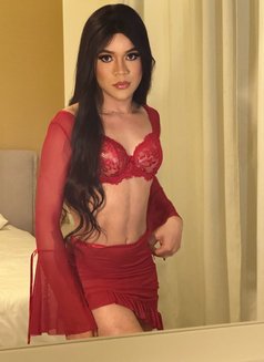 Karla Active Monster Cock - Transsexual escort in Dubai Photo 1 of 11