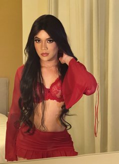 Karla Active Monster Cock - Transsexual escort in Dubai Photo 4 of 11