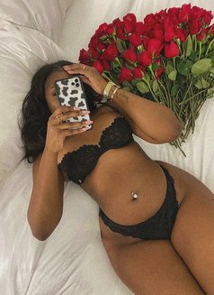 Alba - escort in Abidjan Photo 5 of 5